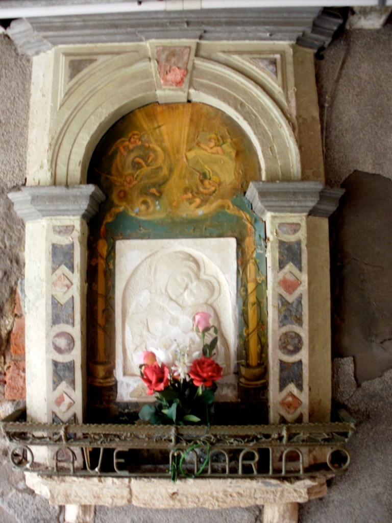 Madonna street shrine, Venice