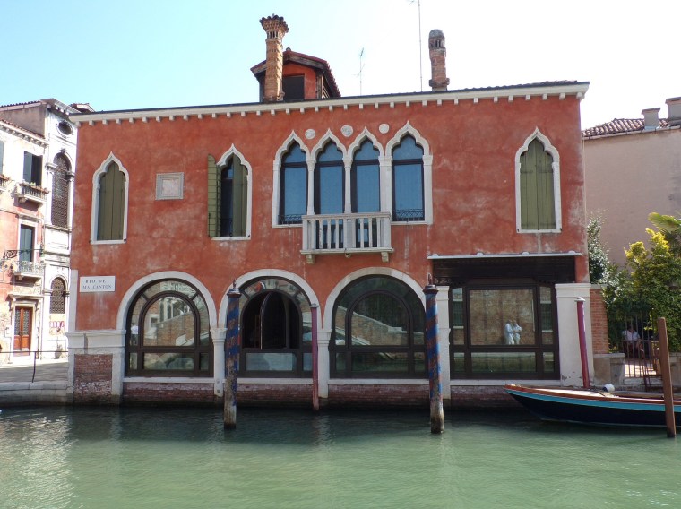 Beautiful canal basin, San Polo. © Mari French 2016