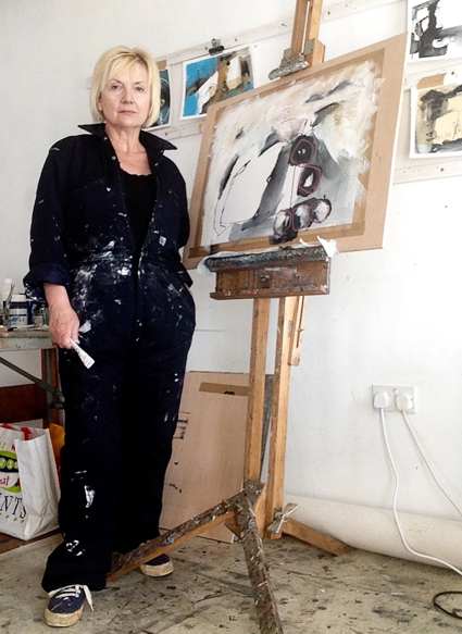 Working in the studio, Brisons Veor. © Mari French 2017